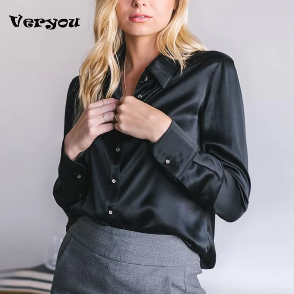 Elegant long-sleeved shirt for women